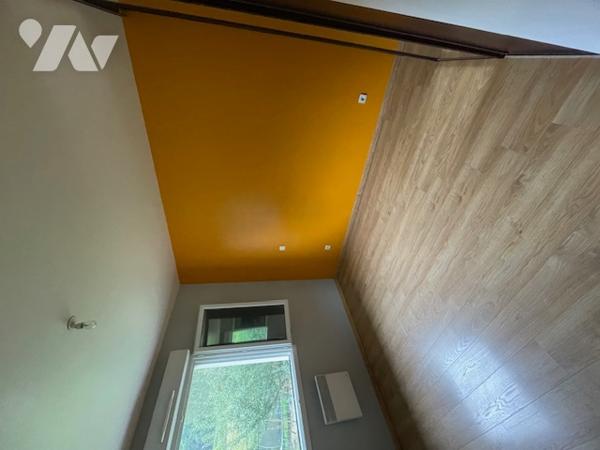 Pavillon de plain-pied de 2007 en très bon état sur terrain de 2 352 m2.