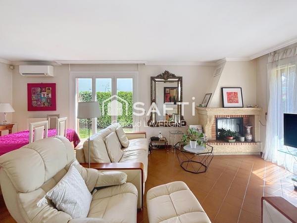 Castelginest: 151 m², piscine, 845 m²