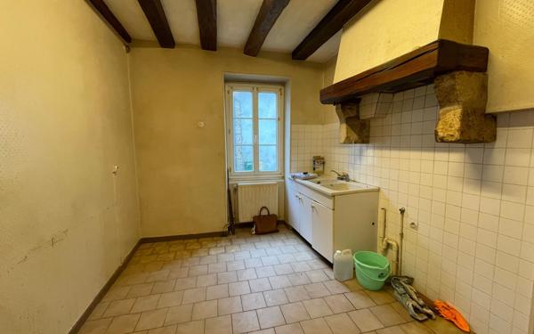 Maison à vendre    4 pièces •  Saint-Amand-Montrond