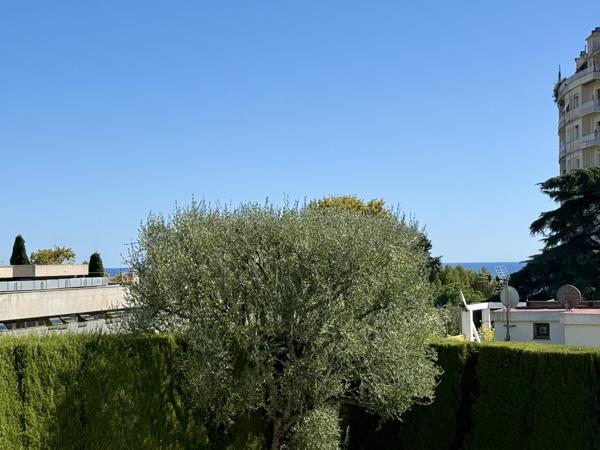 Nice (06200) MAGNAN / FABRON ----- T3 MEUBLÉ rénové d'environ 61m² + terrasse SUD 16m²