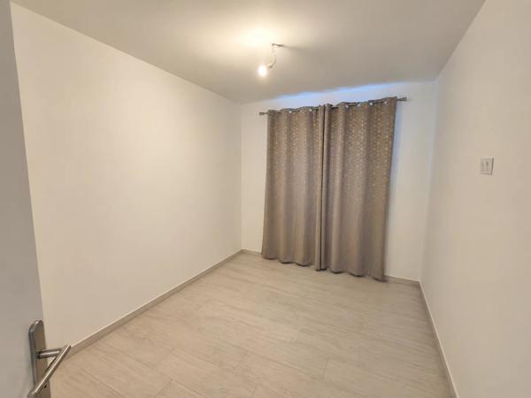 Vente                                                      Appartement
                        
                     3 pièces                      60 m2                     à Le Luc