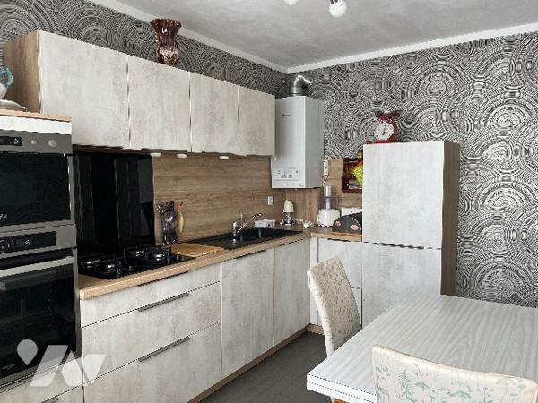 DINAN - RDC d'une petite copropriété - appartement rénové de 2 chambres