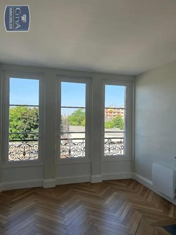 Appartement à louer 2 pièces 53.65m²