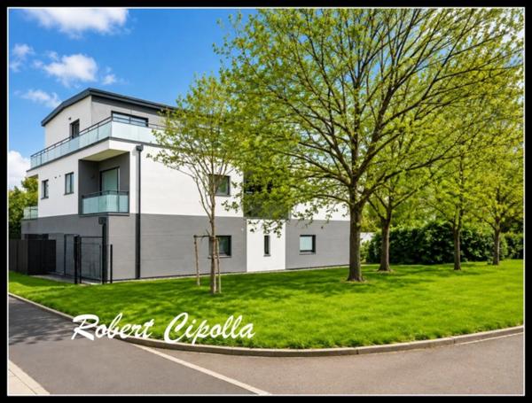 Attique T2 Metz _51,5m²_très grande terrasse de 41m² parking inclus + garage + cuisine équipée