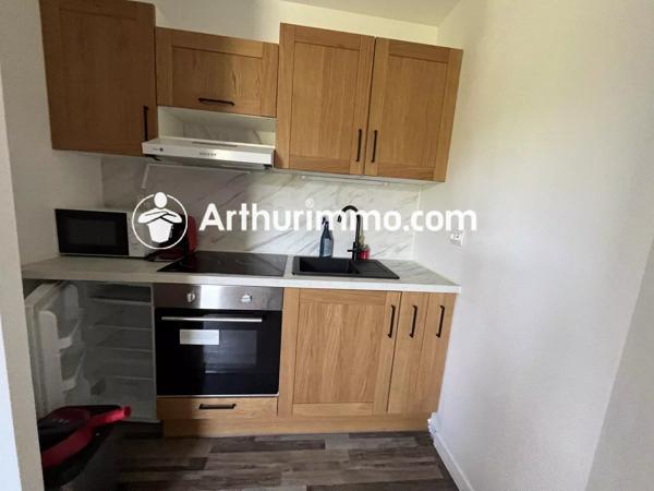 Location                                                      Appartement
                        
                     1 pièces                      30 m2                     à Savigny-le-Temple