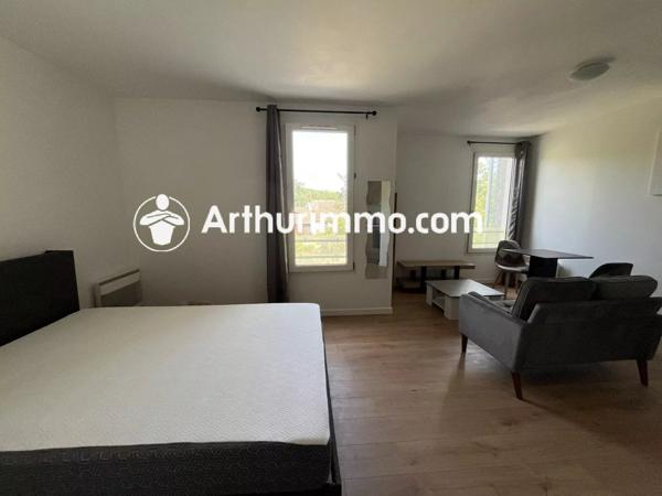 Location                                                      Appartement
                        
                     1 pièces                      30 m2                     à Savigny-le-Temple