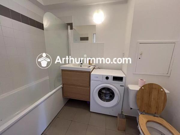 Location                                                      Appartement
                        
                     1 pièces                      30 m2                     à Savigny-le-Temple
