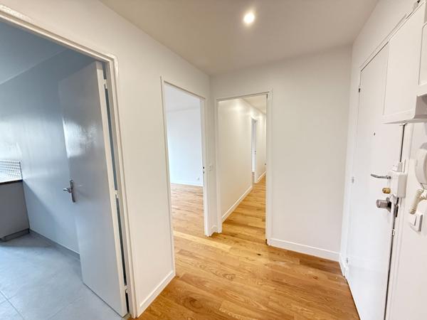 LOCATION TROIS PIECES / 69 m² / PARIS 20ème