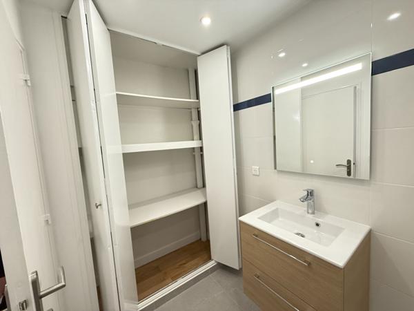 LOCATION TROIS PIECES / 69 m² / PARIS 20ème