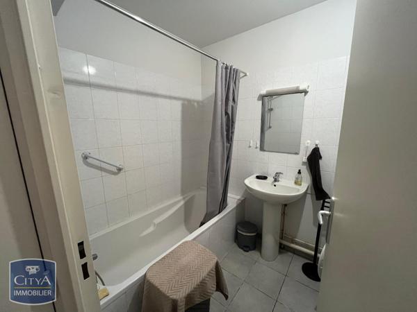 Appartement à louer 1 pièce 37.4m²