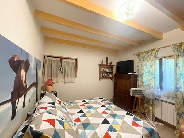 PESSAC- MONTEIL. Maison traditionnelle à étage - 5 chambres - Jardin - Grands garages