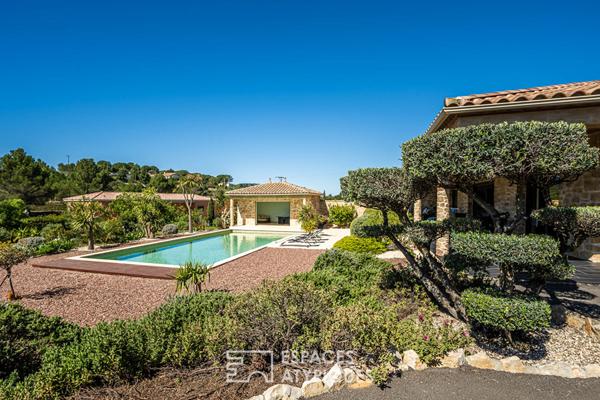 Contemporaine d’exception avec dépendances dans un écrin de verdure- Idéal activité libérale ou projet location saisonnière