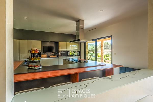 Contemporaine d’exception avec dépendances dans un écrin de verdure- Idéal activité libérale ou projet location saisonnière