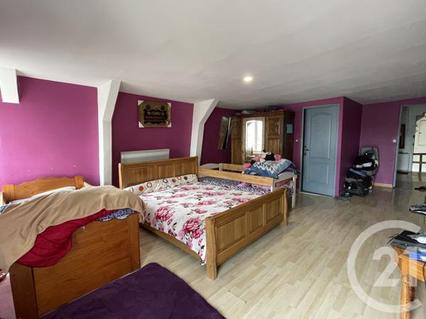 Immeuble à vendre  225 m2 GUISE - 02