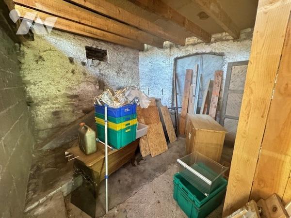 Maison sur trois niveaux 5 chambres et dépendances