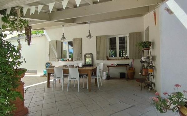 Maison à vendre    5 pièces • 137,84 m2 Rochefort-du-Gard