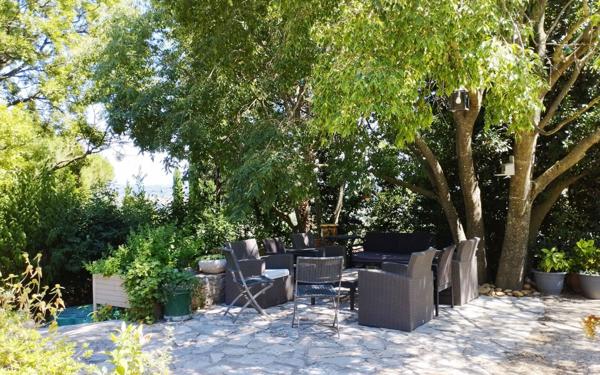 Maison à vendre    5 pièces • 137,84 m2 Rochefort-du-Gard