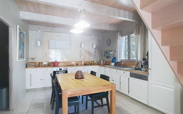 Maison à vendre    5 pièces • 137,84 m2 Rochefort-du-Gard