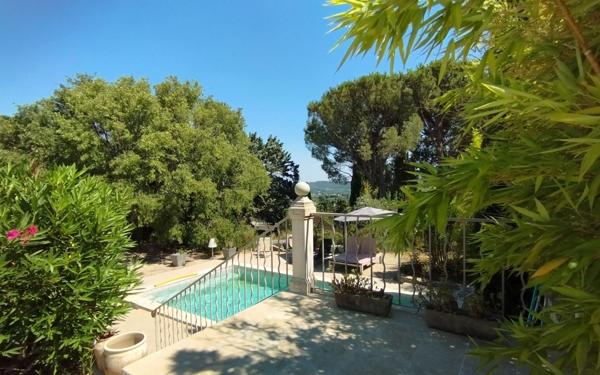 Maison à vendre    5 pièces • 137,84 m2 Rochefort-du-Gard