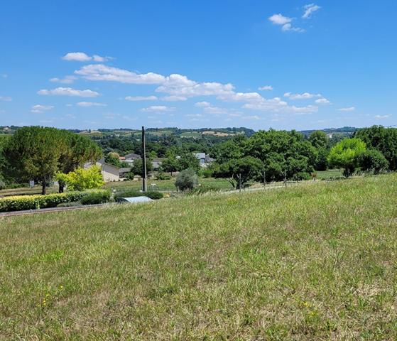 A vendre Terrain constructible Viabilisé à Nérac d'une superficie de 2461 m2