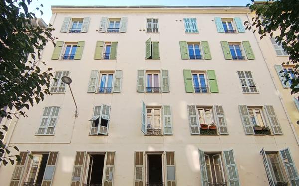 Appartement à vendre    3 pièces • 67 m2 Nice