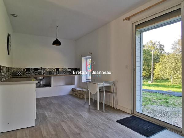 Maison avec annexe sur 2.5ha à Jublains