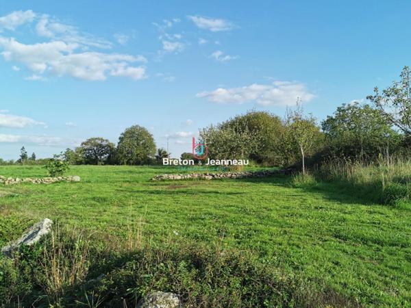 Maison avec annexe sur 2.5ha à Jublains