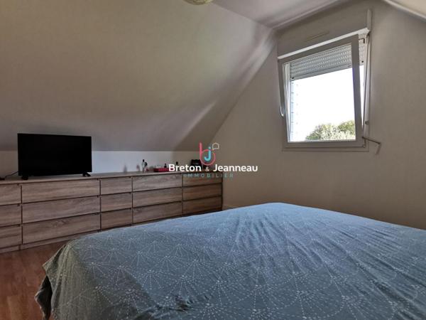 Maison avec annexe sur 2.5ha à Jublains