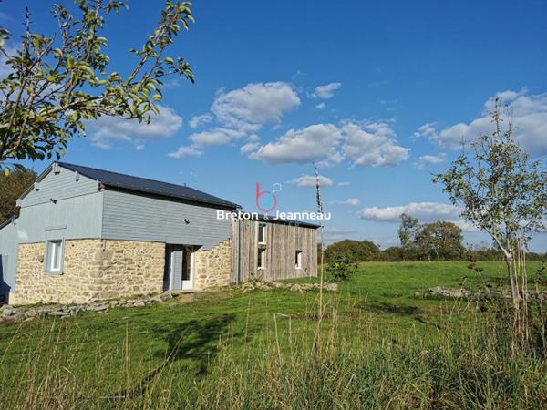 Maison avec annexe sur 2.5ha à Jublains