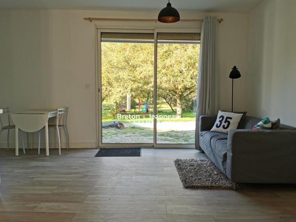 Maison avec annexe sur 2.5ha à Jublains