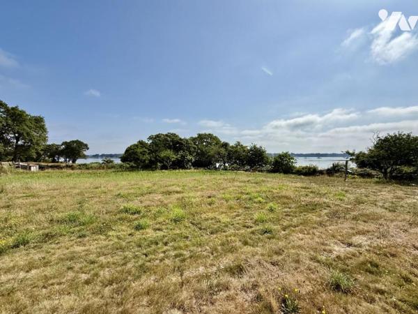 Maison en pierre avec vue et accès rivière