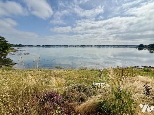 Maison en pierre avec vue et accès rivière