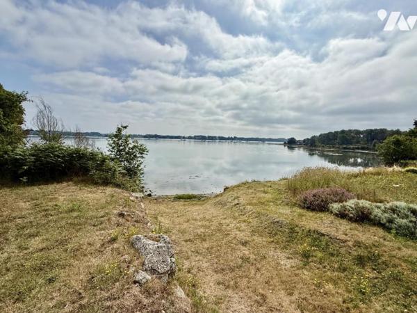 Maison en pierre avec vue et accès rivière