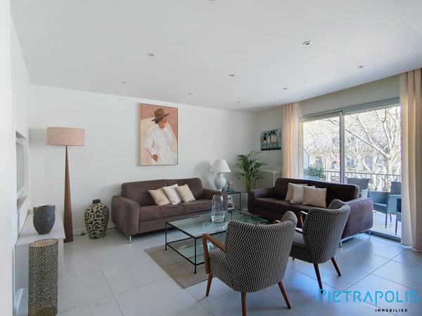 SETE: Avenue Victor Hugo, Appartement T3 rénové, Terrasse, Balcon, Ascenseur