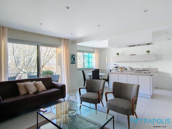 SETE: Avenue Victor Hugo, Appartement T3 rénové, Terrasse, Balcon, Ascenseur