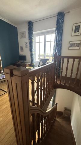 Appartement
                                                                                                                                                                                                                                                                                                                        5 pièce(s)                                                                                                                                                                                                          3 chambre(s)                                                                                                                                                                                                          103  m²