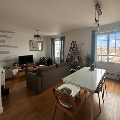 Appartement
                                                                                                                                                                                                                                                                                                                        5 pièce(s)                                                                                                                                                                                                          3 chambre(s)                                                                                                                                                                                                          103  m²