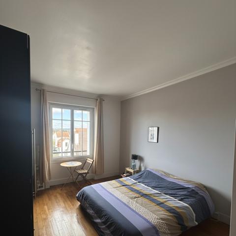 Appartement
                                                                                                                                                                                                                                                                                                                        5 pièce(s)                                                                                                                                                                                                          3 chambre(s)                                                                                                                                                                                                          103  m²