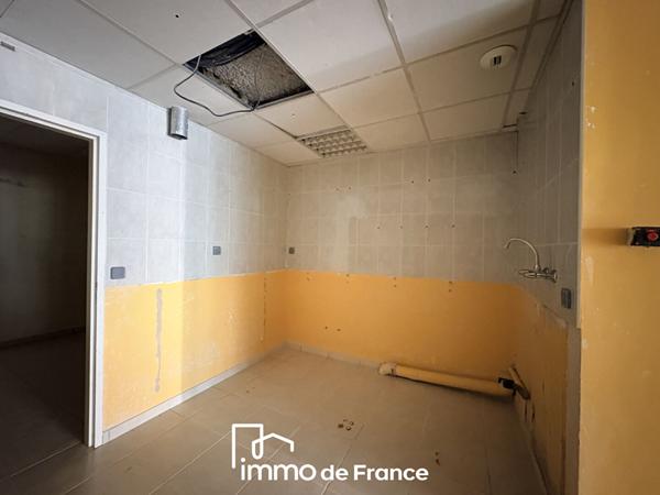 Local commercial Rodez 13 pièces 217.43 m2