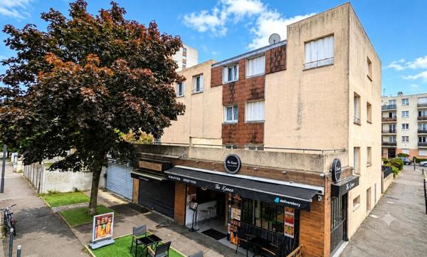 Maison de ville avec terrasse