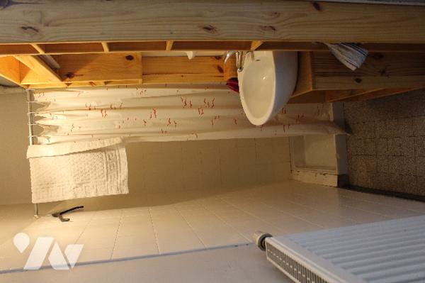 Maison mitoyenne d'env. 130m² habitable  sur 1293m² de terrain avec garage et terrasse couverte