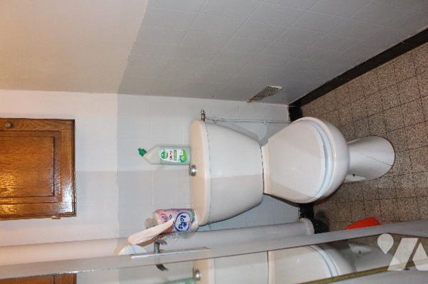 Maison mitoyenne d'env. 130m² habitable  sur 1293m² de terrain avec garage et terrasse couverte