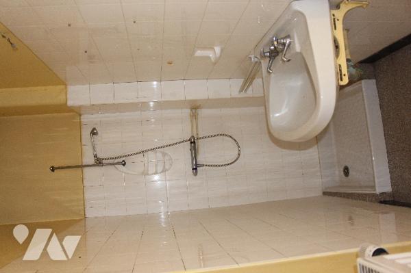 Maison mitoyenne d'env. 130m² habitable  sur 1293m² de terrain avec garage et terrasse couverte