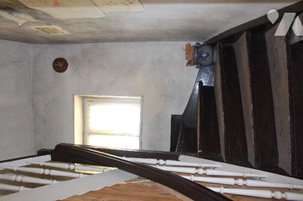 Maison mitoyenne d'env. 130m² habitable  sur 1293m² de terrain avec garage et terrasse couverte