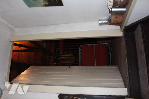 Maison mitoyenne d'env. 130m² habitable  sur 1293m² de terrain avec garage et terrasse couverte