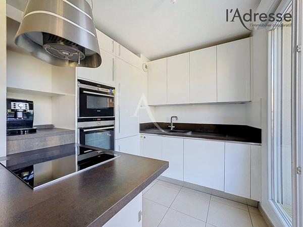 PUTEAUX/ République - Appartement 3 pièces 62 m² - 1 Terrasse 16m² - 1 Cave