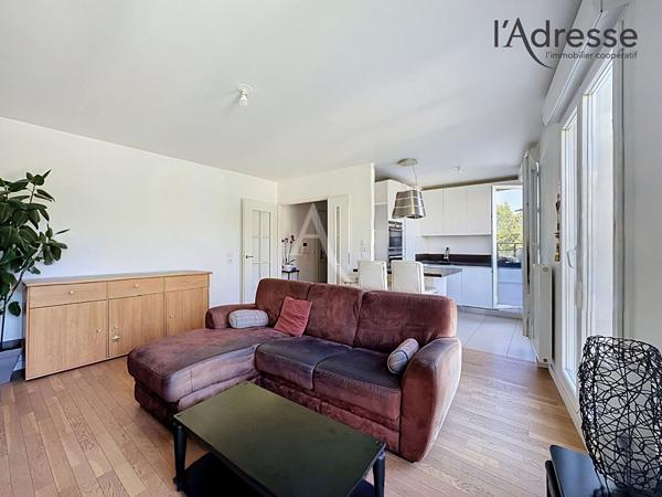 PUTEAUX/ République - Appartement 3 pièces 62 m² - 1 Terrasse 16m² - 1 Cave