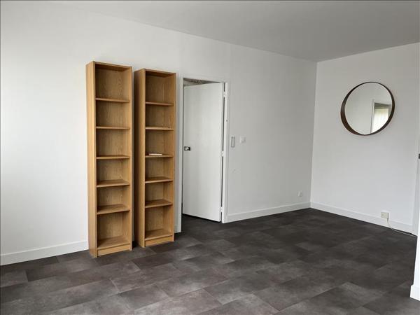 Appartement à louer 756 € CC LA ROCHELLE 2 p 37 m² DPE C
