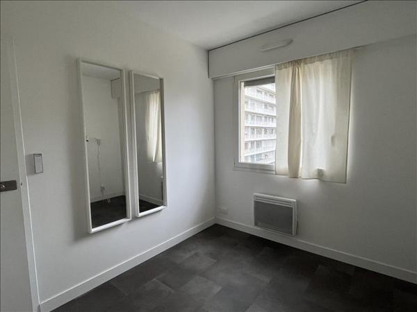 Appartement à louer 756 € CC LA ROCHELLE 2 p 37 m² DPE C
