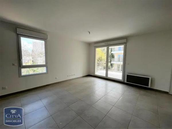 Appartement à louer 2 pièces 42.7m² Marseille (13009)